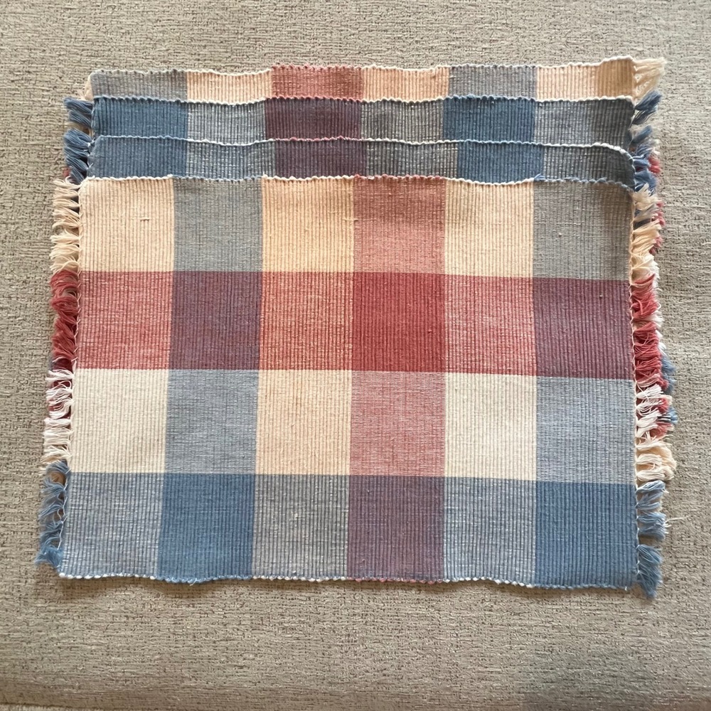 Vintage Farmhouse Plaid Woven Placemats Set of 4 Blue Pink Cream Fringe Ribbed
